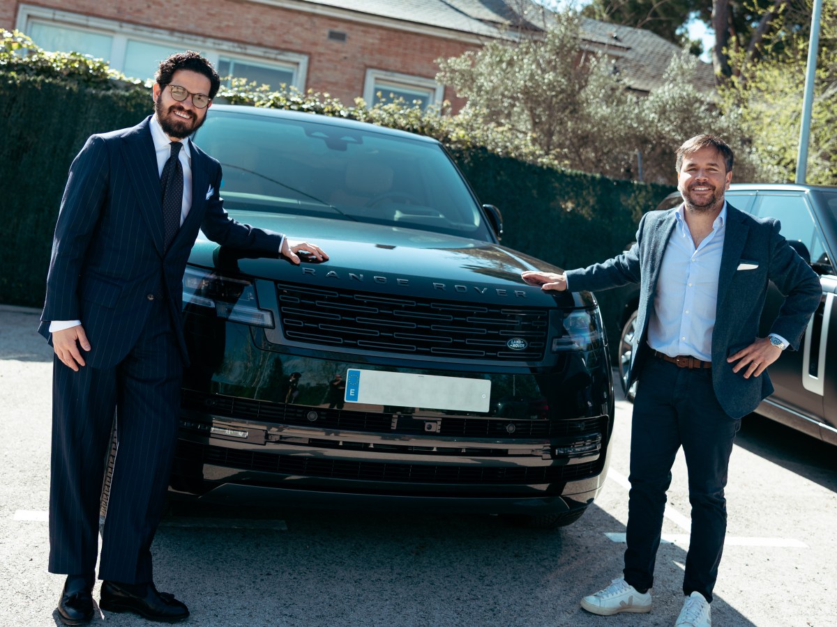 Sastrería y motor: la experiencia exclusiva que une oficio y conducción con Range&nbsp;Rover