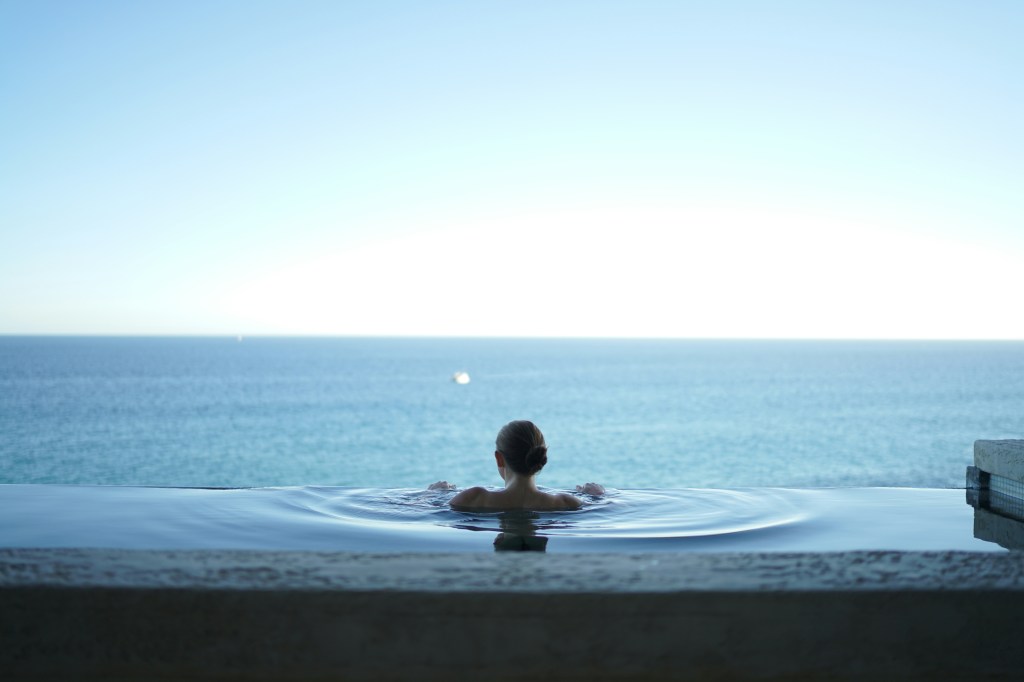 Las piscinas infinitas más espectaculares de España están en estos&nbsp;hoteles